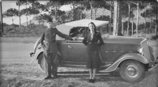 لبنان، سيارة رينو كابريوليه أواخر الثلاثينيات 
